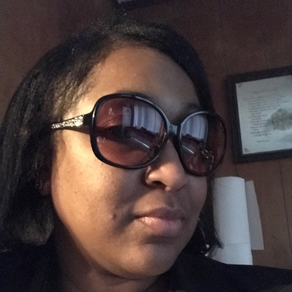 Meet your Posher, April